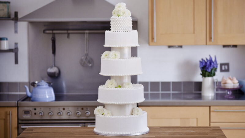 How to Tier a Cake